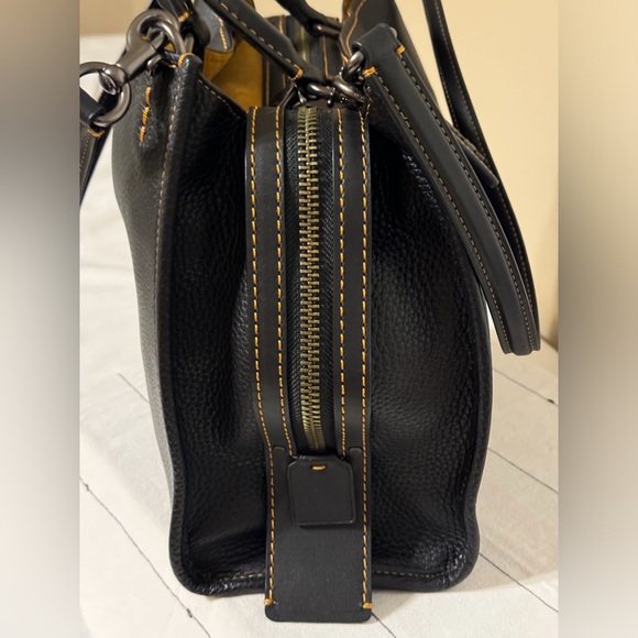 Coach 1941 Rogue 31 Genuine Glovetanned  Pebble Leather 38124 Black - Picture 4 of 11